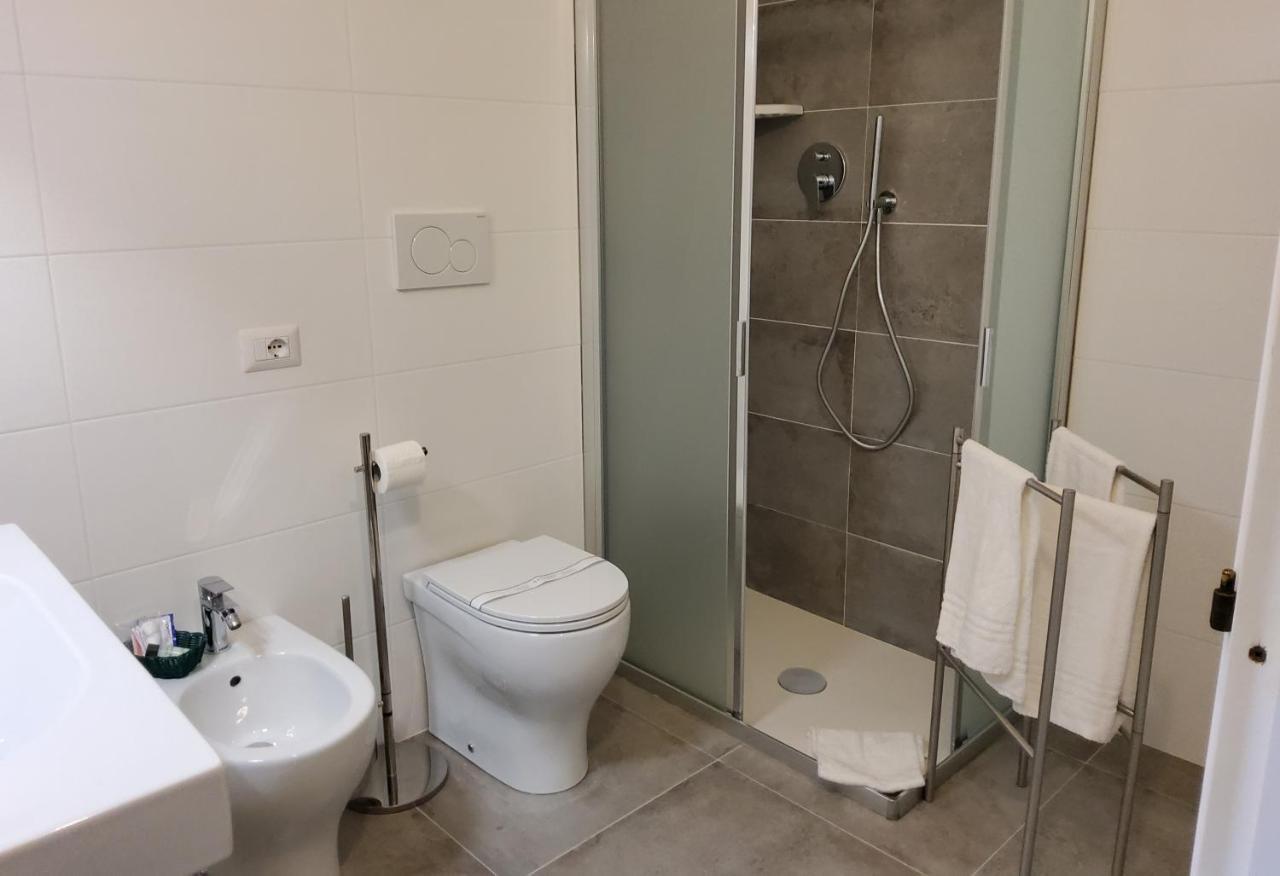 Hotel Letizia Фолоника Екстериор снимка