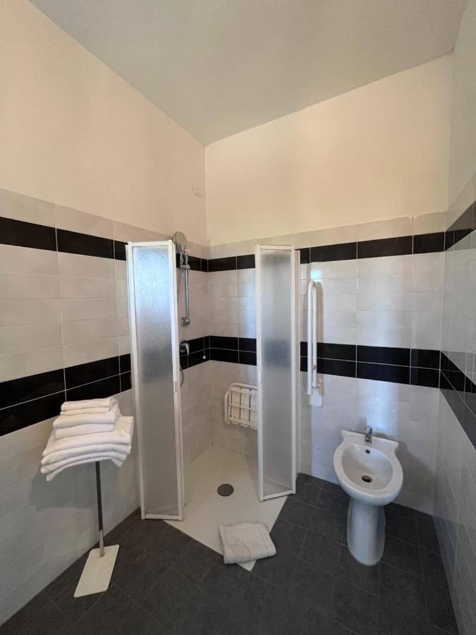 Hotel Letizia Фолоника Екстериор снимка