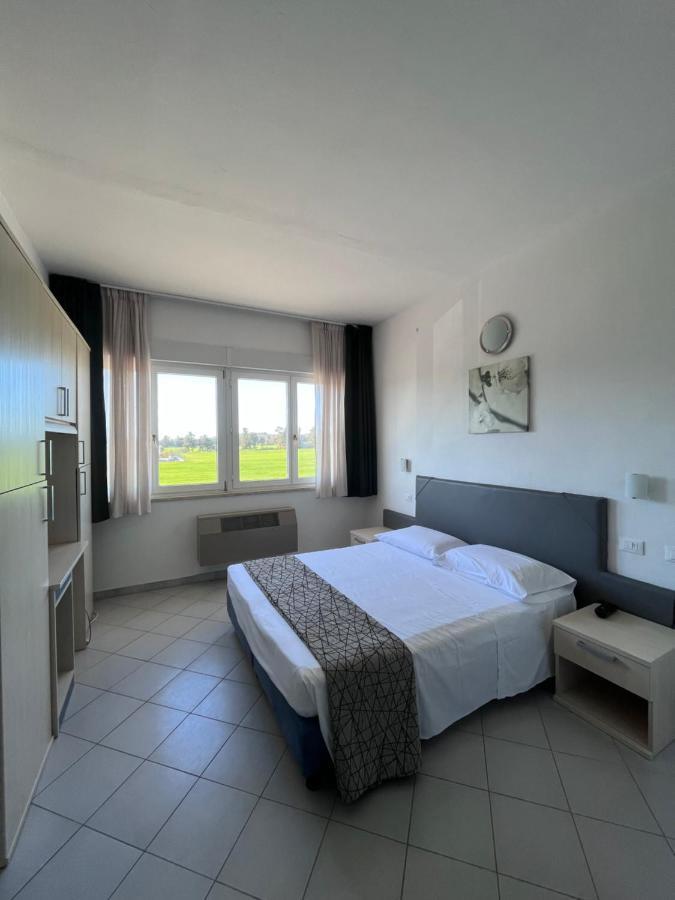 Hotel Letizia Фолоника Екстериор снимка