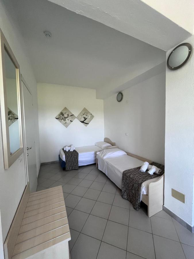 Hotel Letizia Фолоника Екстериор снимка