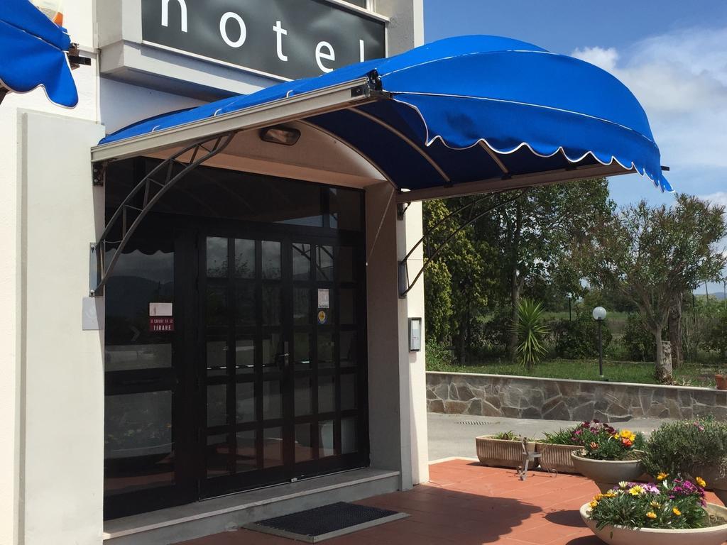 Hotel Letizia Фолоника Екстериор снимка