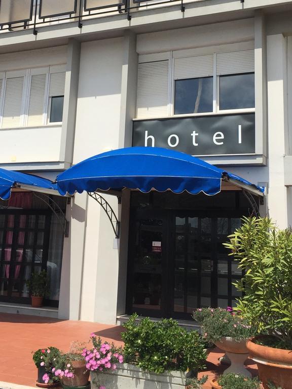 Hotel Letizia Фолоника Екстериор снимка